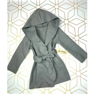 Dětský flaušovy kabát s kapucí šedý 