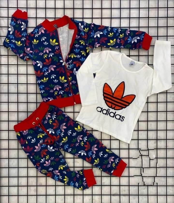 Třídílný červený komplet Adidas 