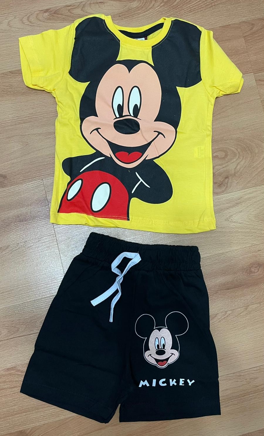 Komplet Mickey tričko a kraťasy žlutý