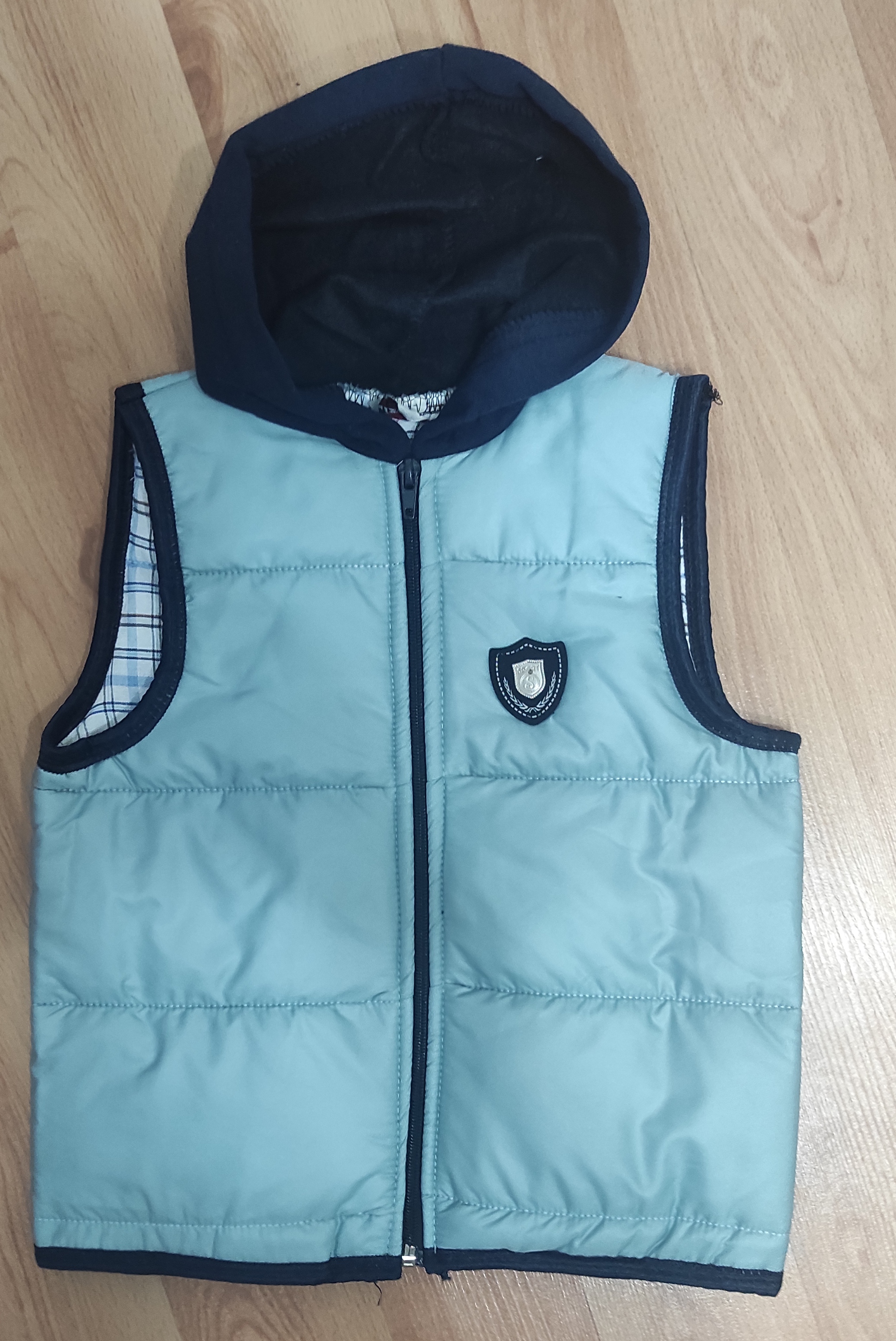 Vesta s kapucí Boys Mint 