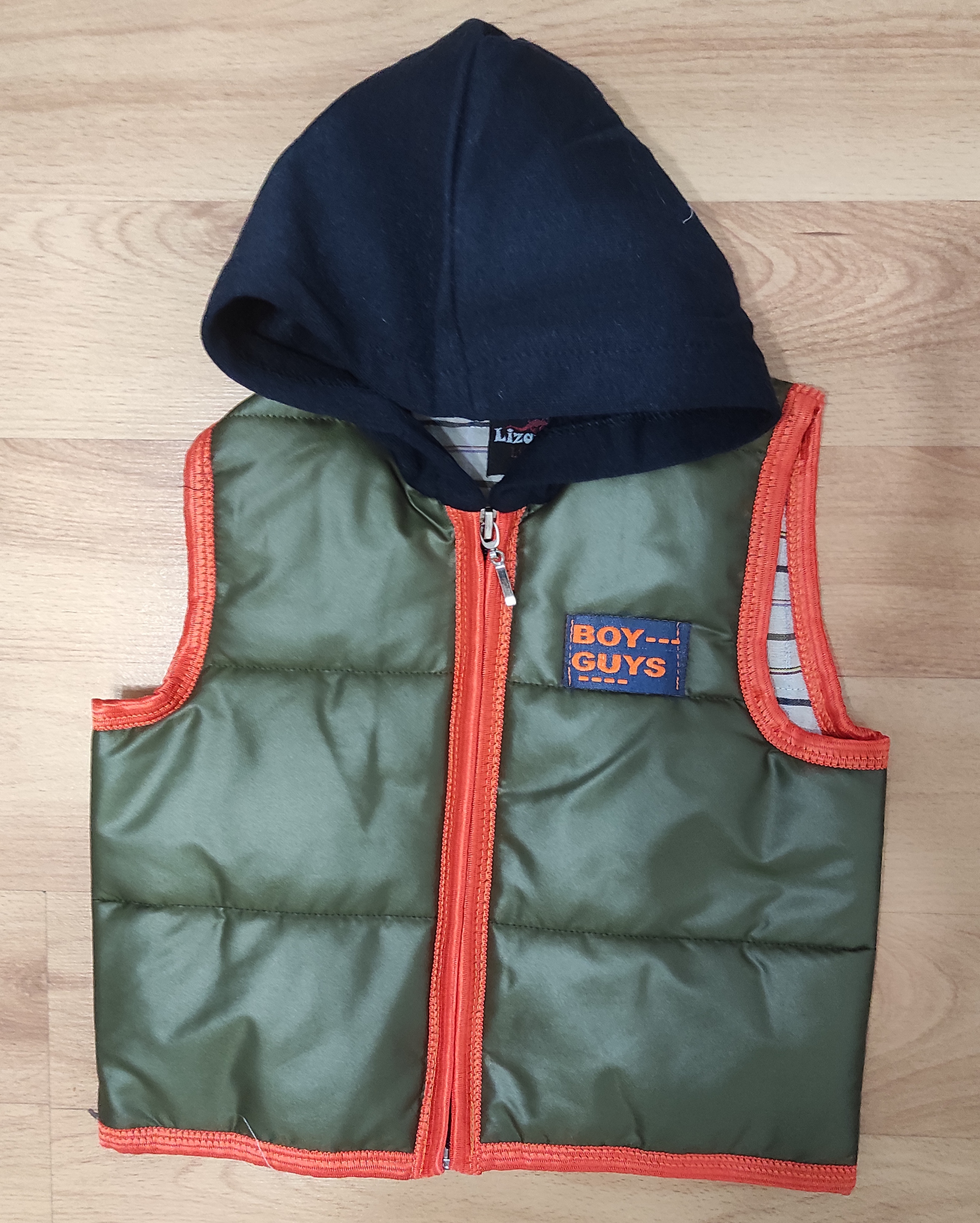 Vesta s kapucí Boys khaki/oranžová 