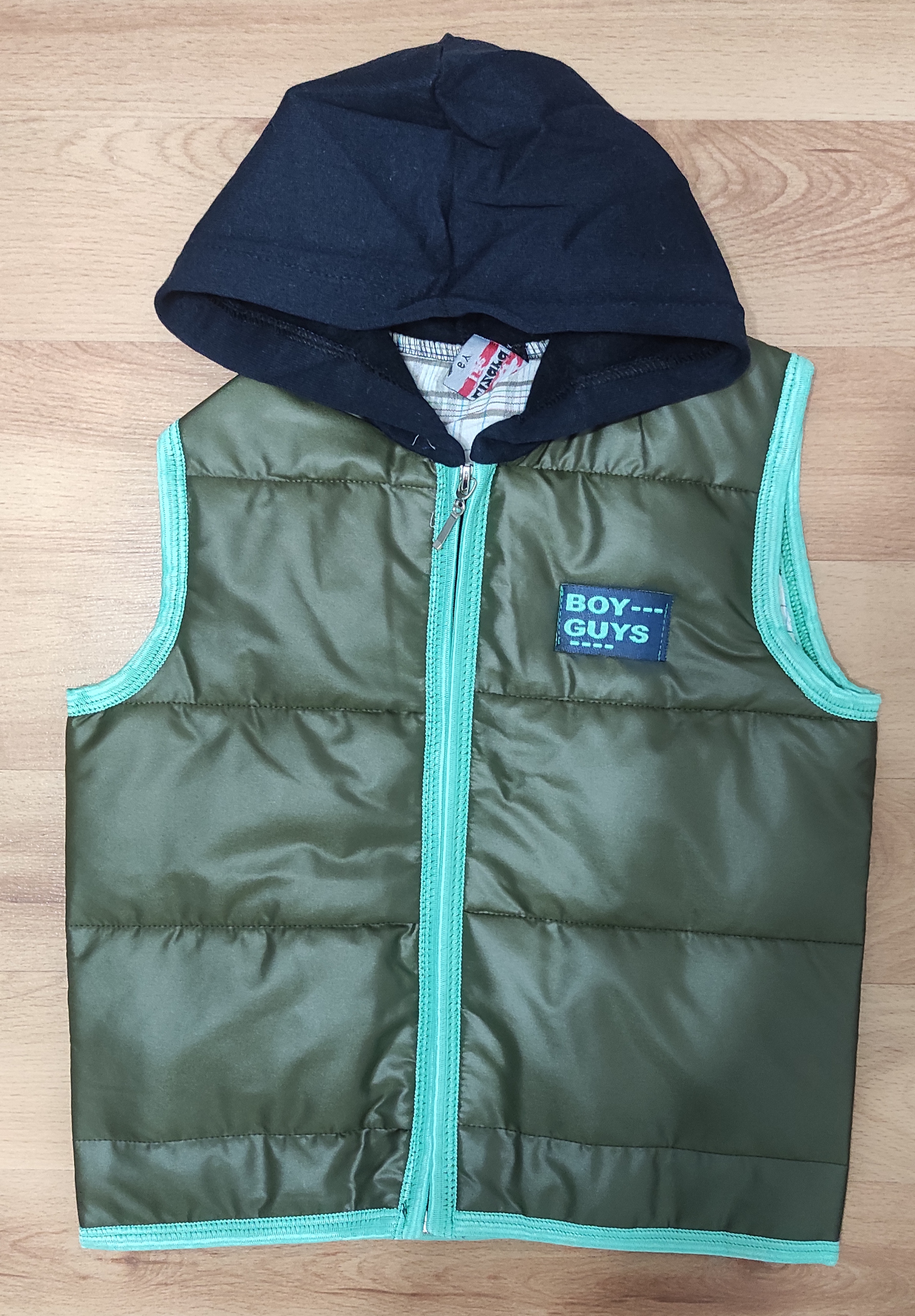 Vesta s kapucí Boys khaki/zelená 